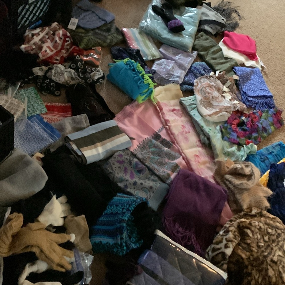 SCARF PARTY all kinds NWT/ NWOT - Picture 3 of 16